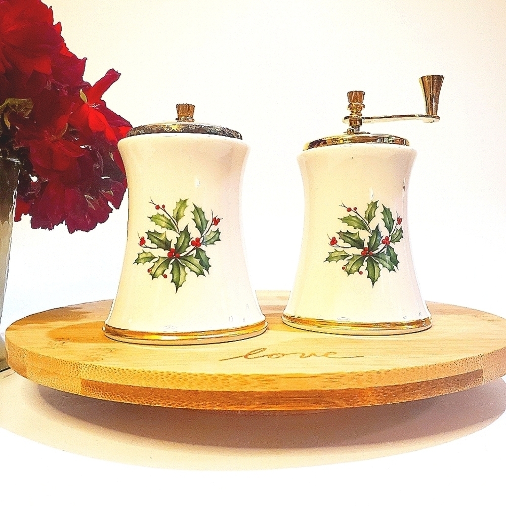 LENOX Vintage Holiday Berry Salt Shaker Pepper Mill Hand Decorated 25K Gold